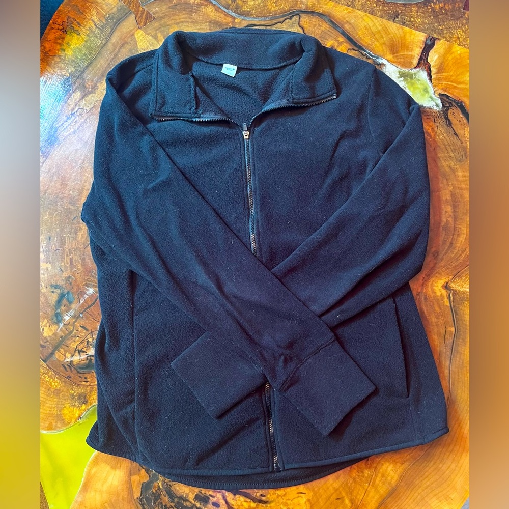 Old Navy Active Size L Black ZipUp Jacket.